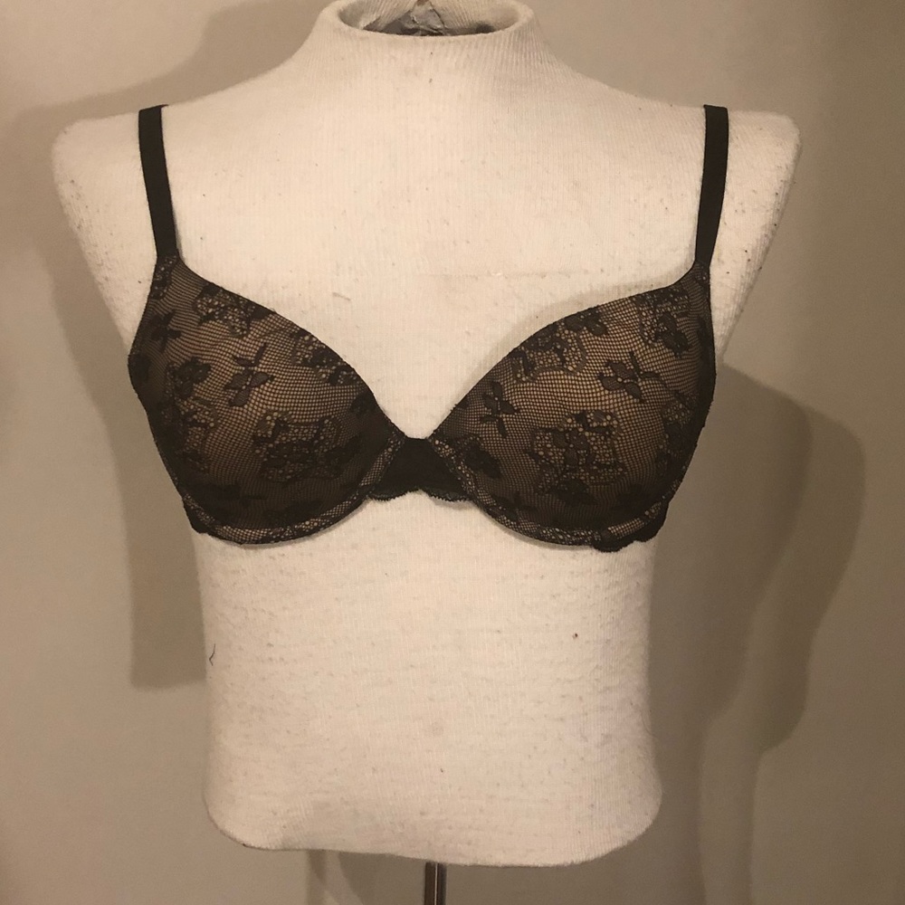 Victoria’s Secret black lace padded bra.